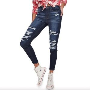 SO Juniors High Rise Distressed Jegging – Size 7/28W